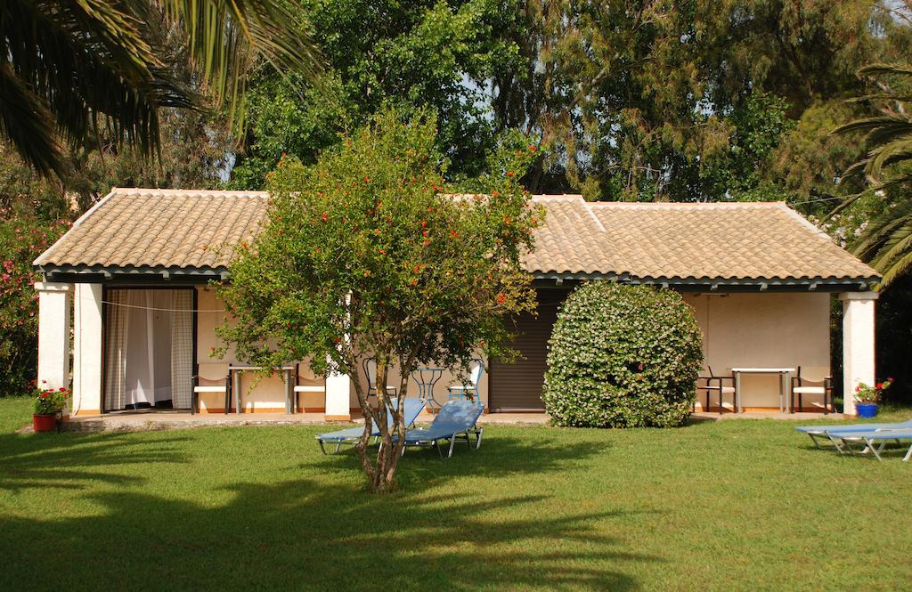 Lefkes Apartments Acharavi  Rum bild